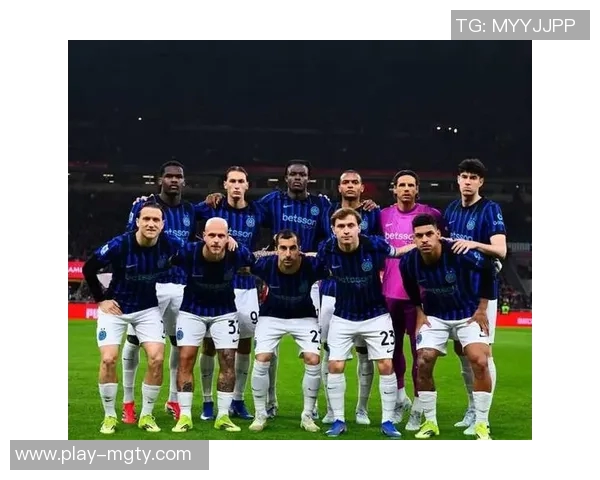 蓝黑球迷欢庆佳节国米独赢米兰罗马平局那不勒斯遭遇失利